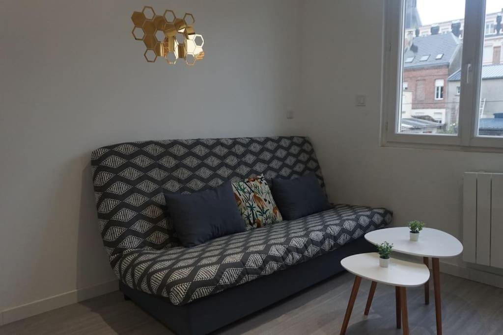 Cosy T2 Wifi Parking Proche Gare Centre Ville Saint-Quentin  Dış mekan fotoğraf