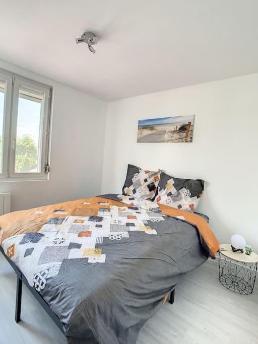 Cosy T2 Wifi Parking Proche Gare Centre Ville Saint-Quentin  Dış mekan fotoğraf